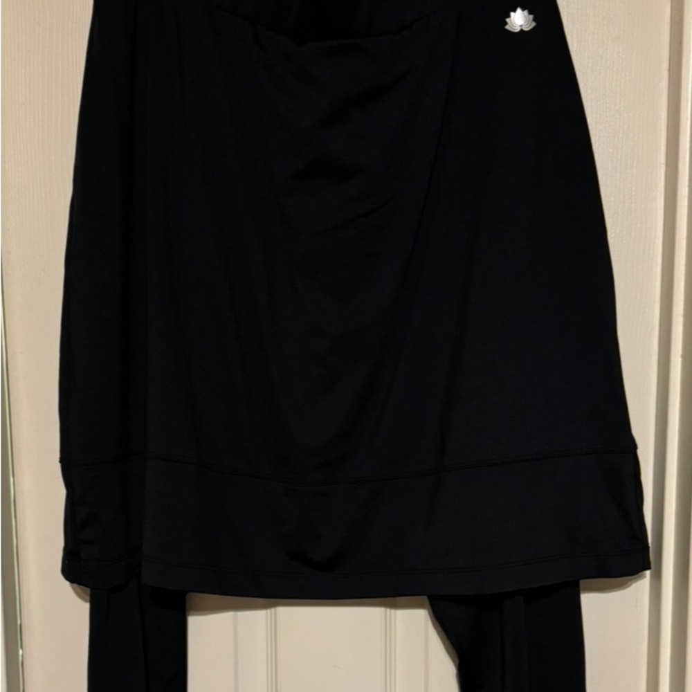 Snoga Black Mesh Detail Skirt with Cropped Leggings (Athletic Skort)